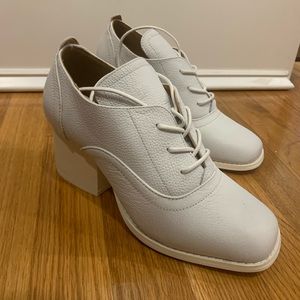 Uo Cooperative White Heeled Oxford